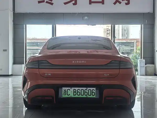 Xiaomi SU7 2024