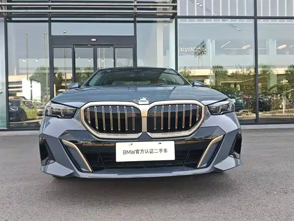 BMW 5 Series 2025