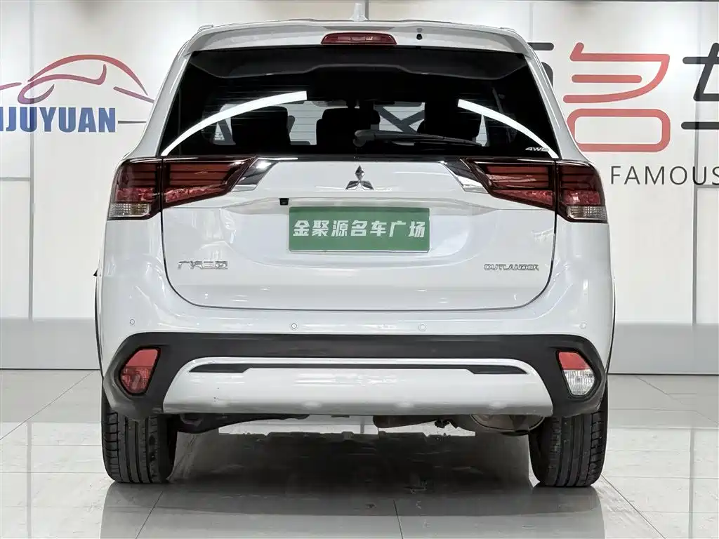 Mitsubishi Outlander 2020 — фото 5
