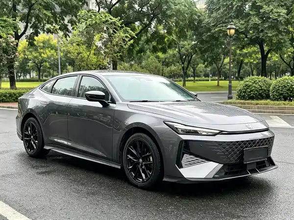 Changan UNI-V 2024