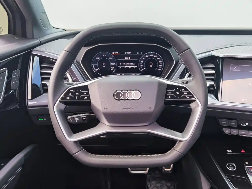 Audi Q4 E-Tron 2024 — фото 16