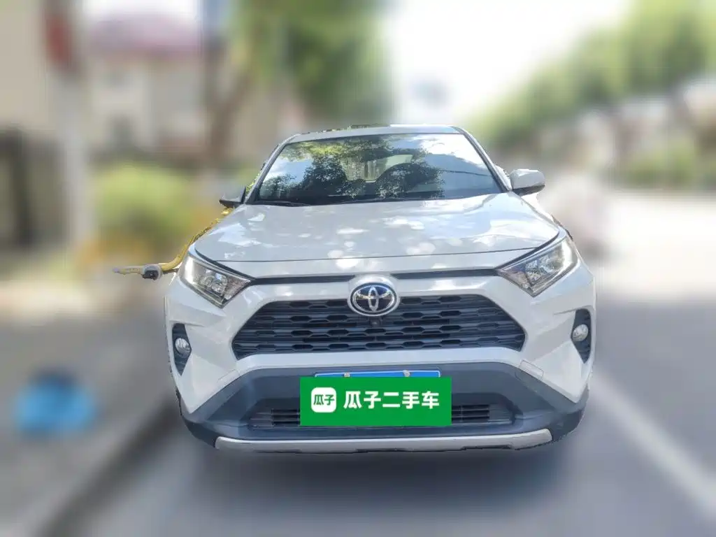 Toyota RAV4 2021 — фото 24