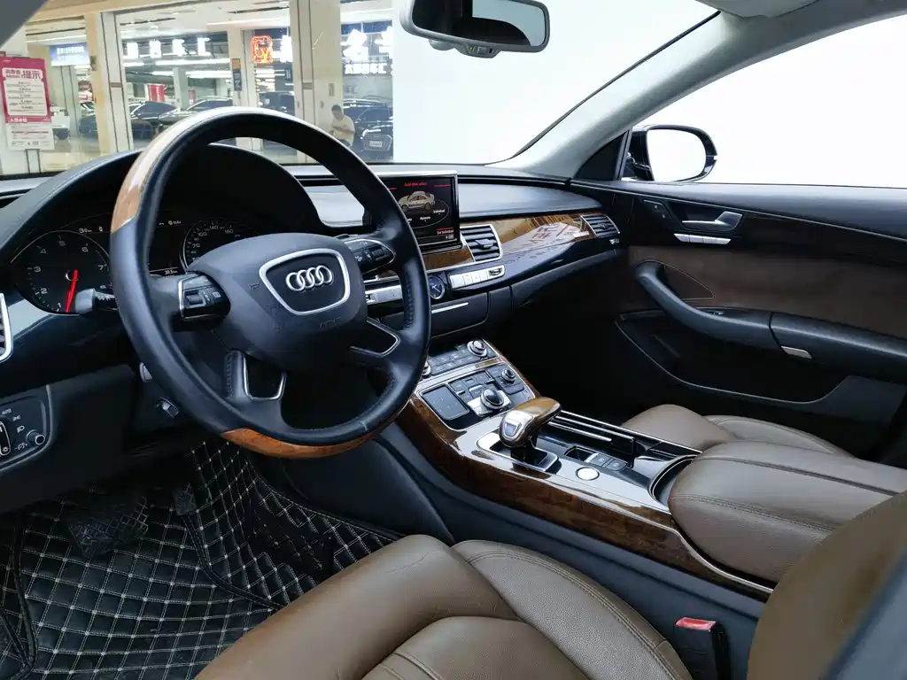 Audi A8 2012