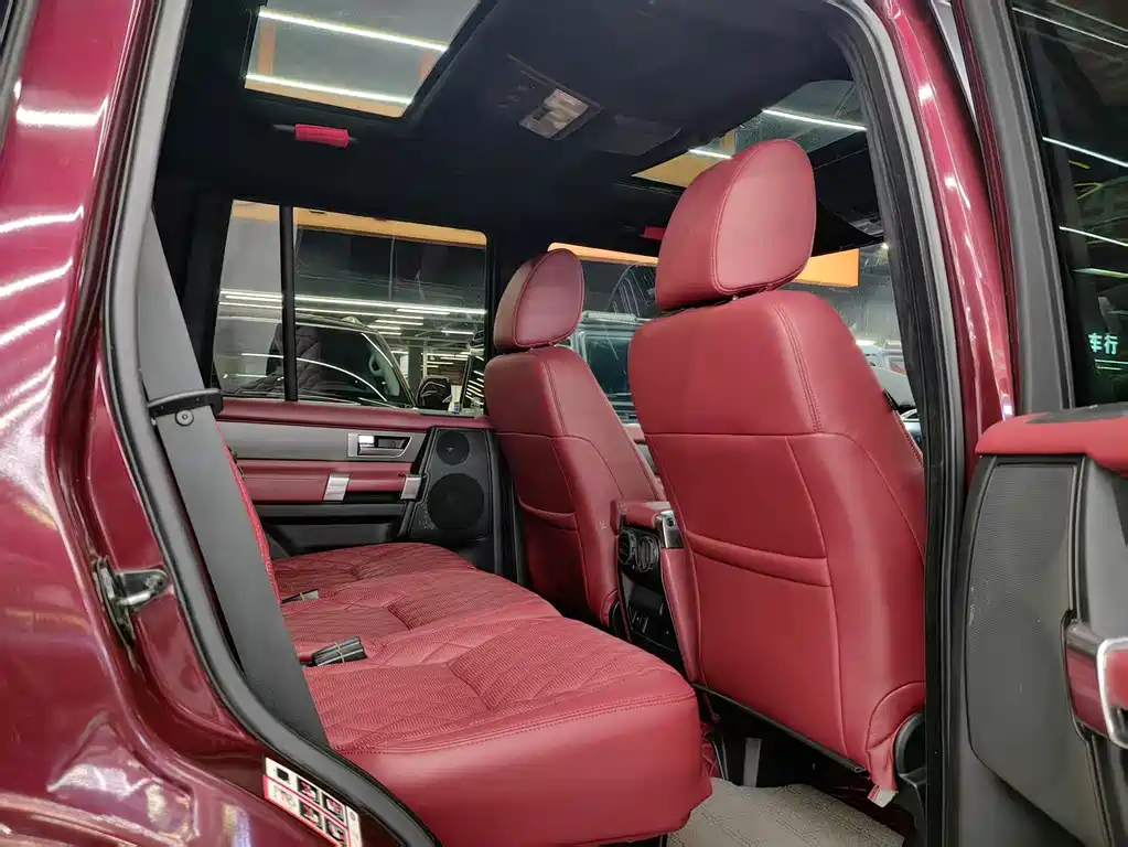 Land Rover Discovery 2015 — фото 14