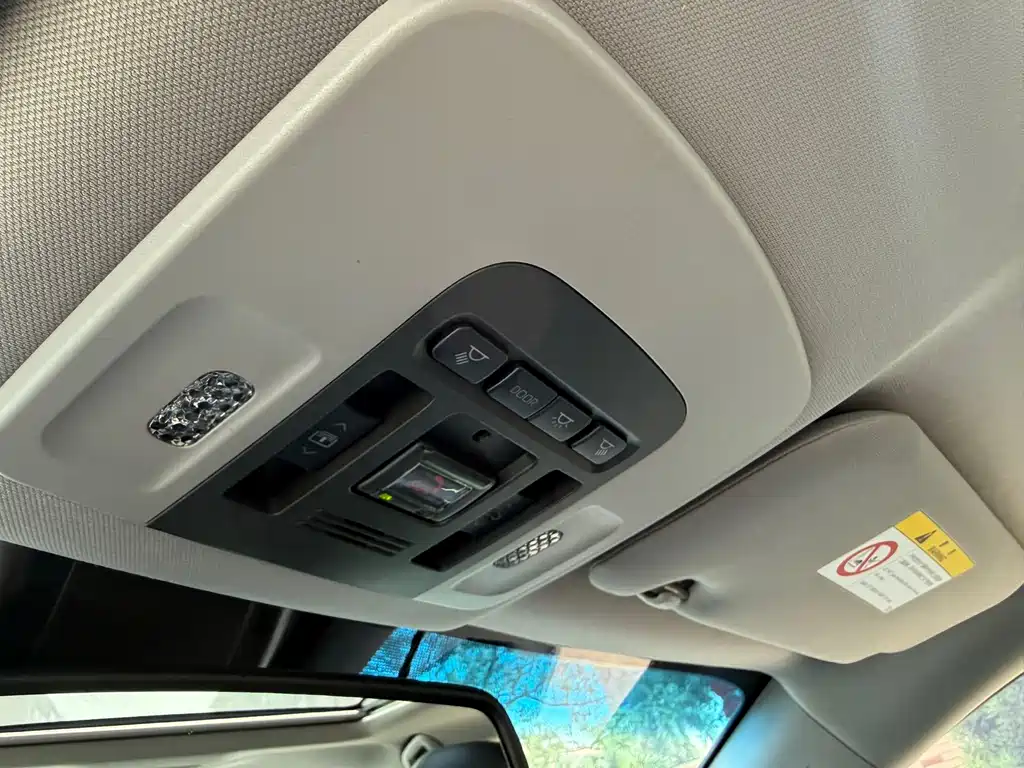 Toyota Camry 2022 — фото 17