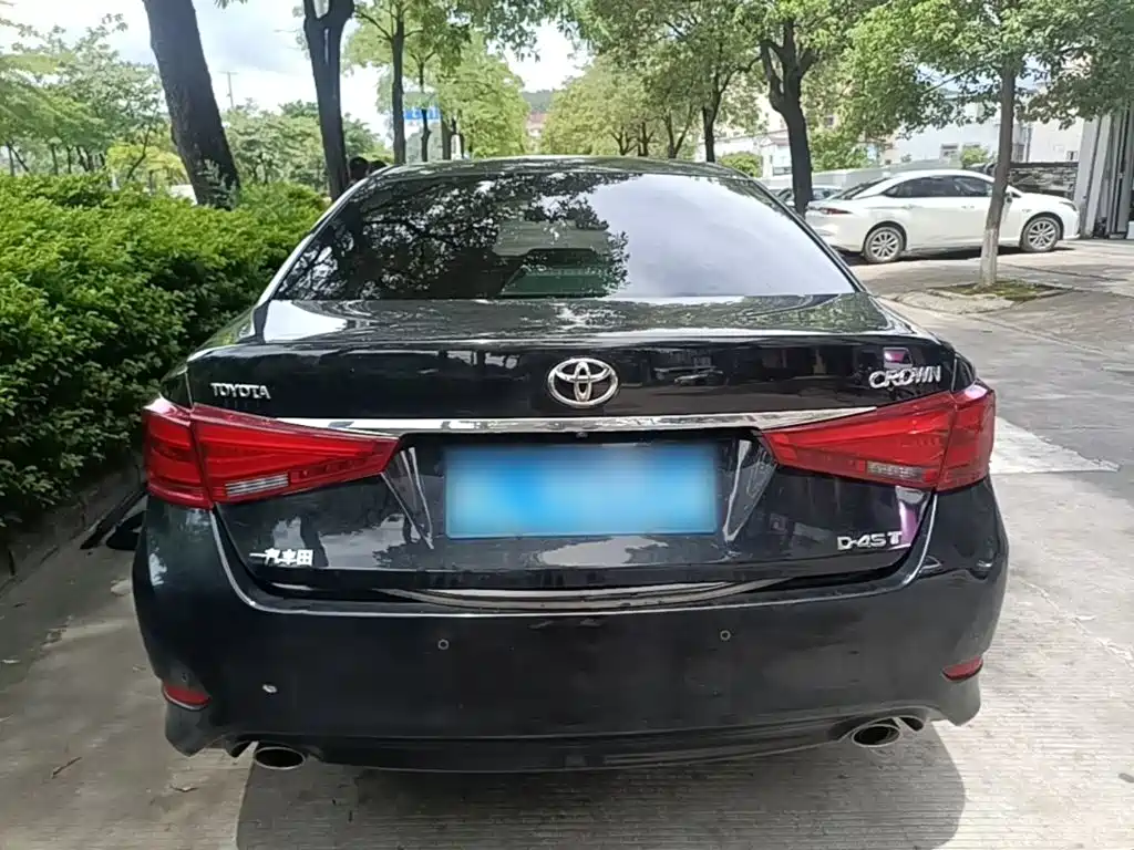 Toyota Crown 2019