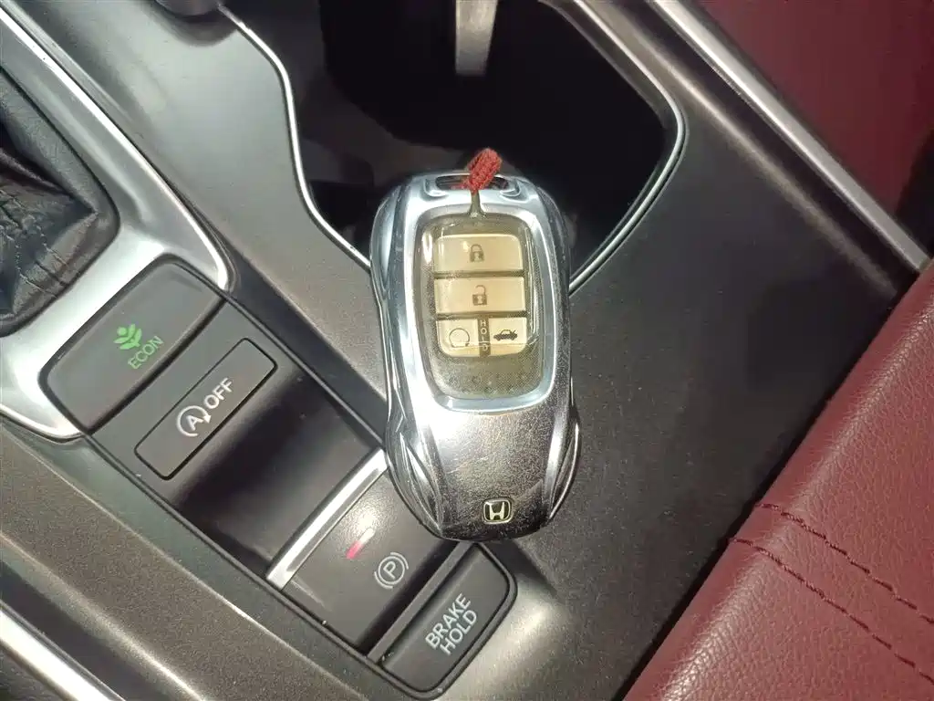 Honda Accord 2022 — фото 11