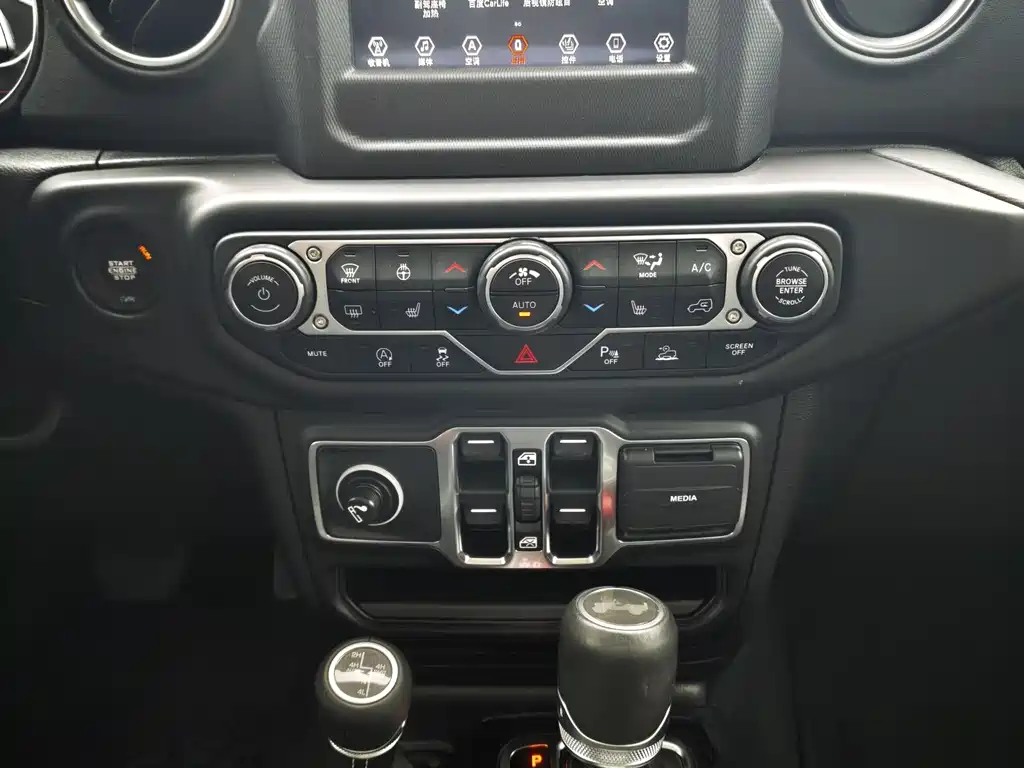 Jeep Wrangler 2021 — фото 15