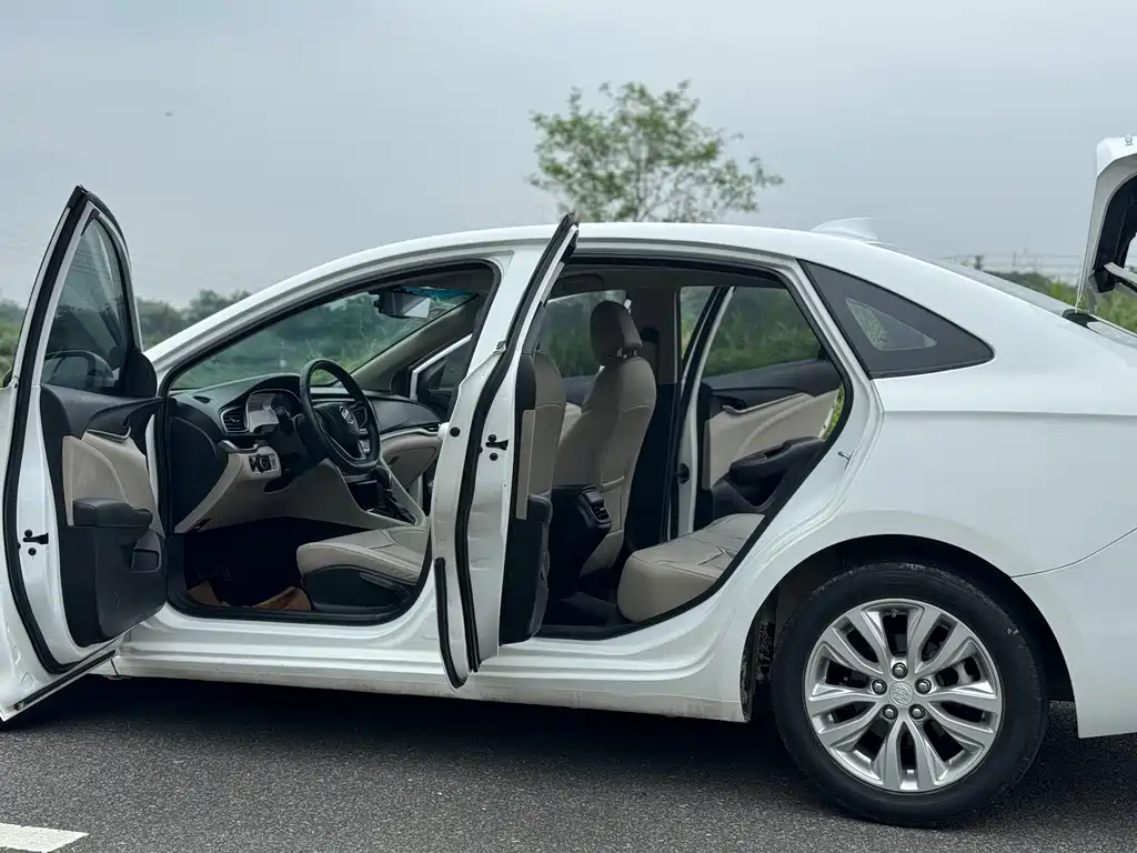 Buick Excelle 2019 — фото 25