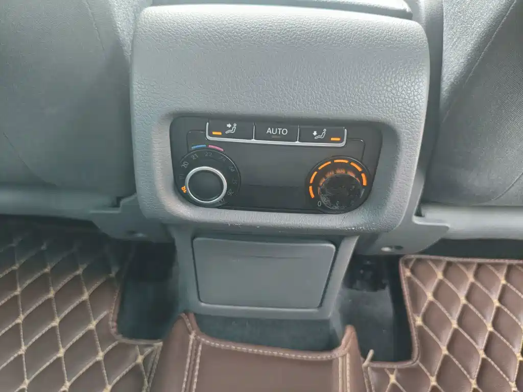 Volkswagen Sharan 2015 — фото 10