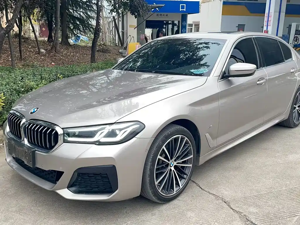 BMW 5 Series 2021 — фото 1