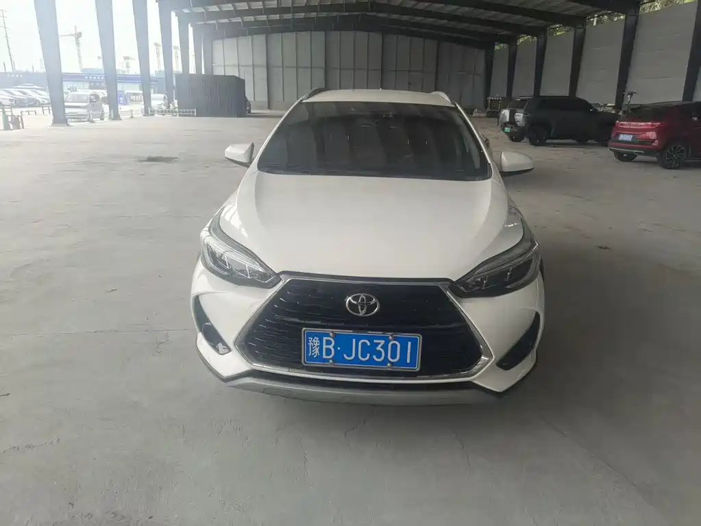 Toyota Yaris L 2022 — фото 7