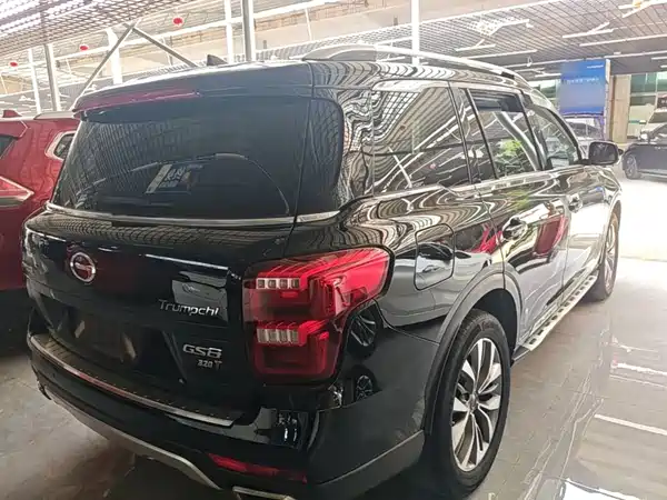 GAC Trumpchi GS8 2017