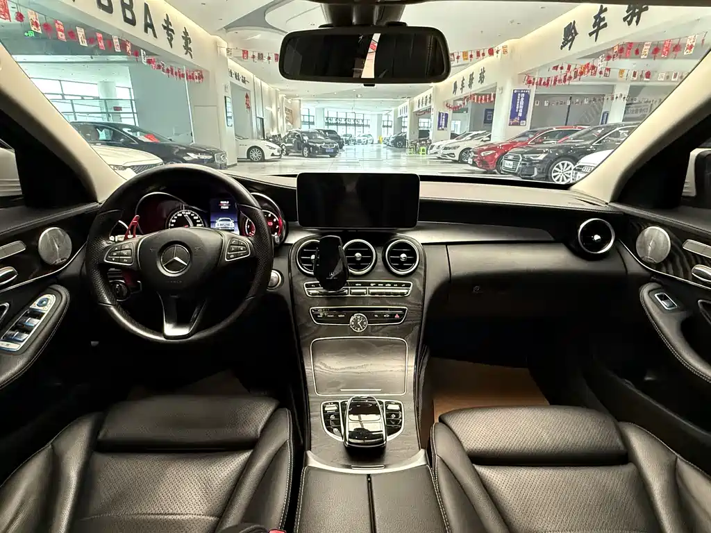Mercedes-Benz C-Class 2018 — фото 9
