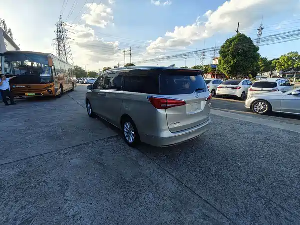 Buick GL8 2017