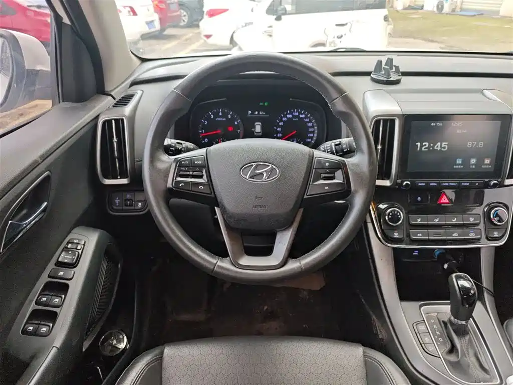 Hyundai ix35 2018 — фото 11