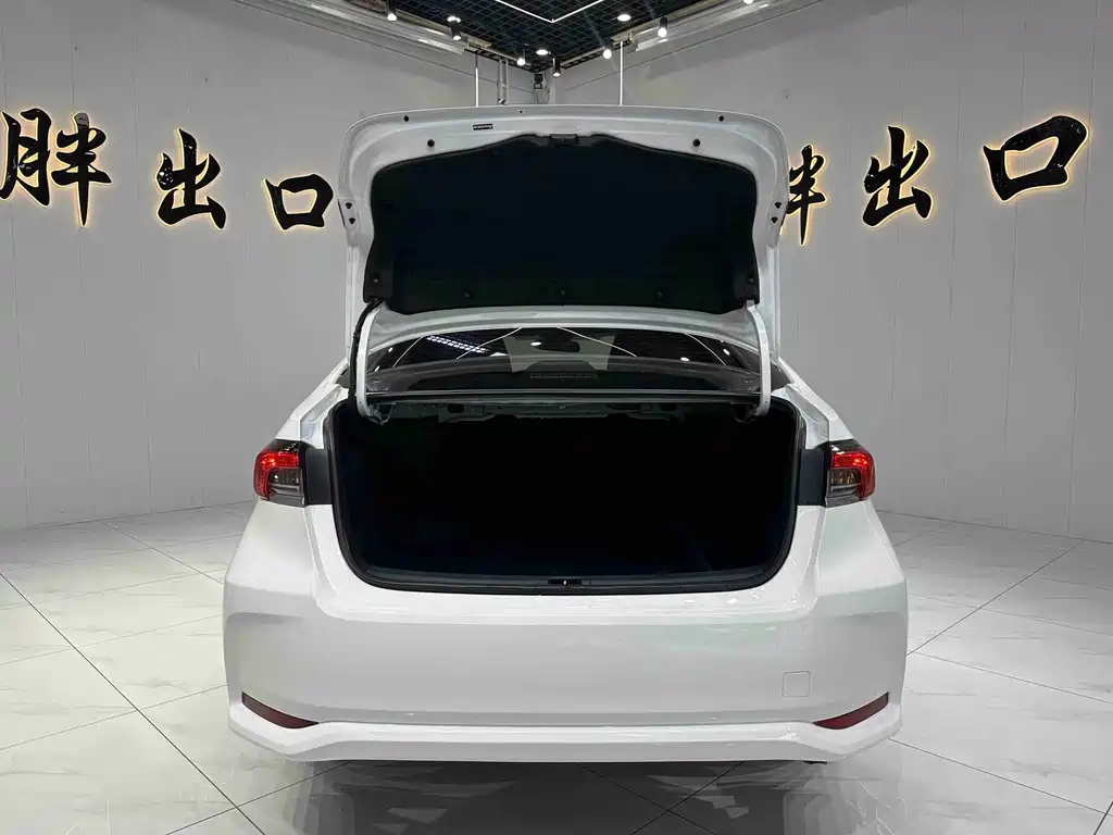 Toyota Corolla 2023 — фото 16