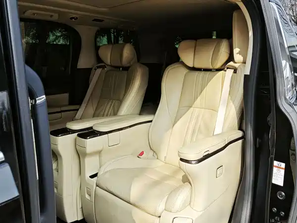Toyota Alphard 2021
