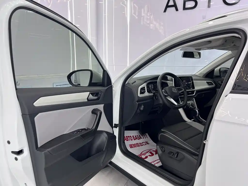 Volkswagen T-Roc 2024