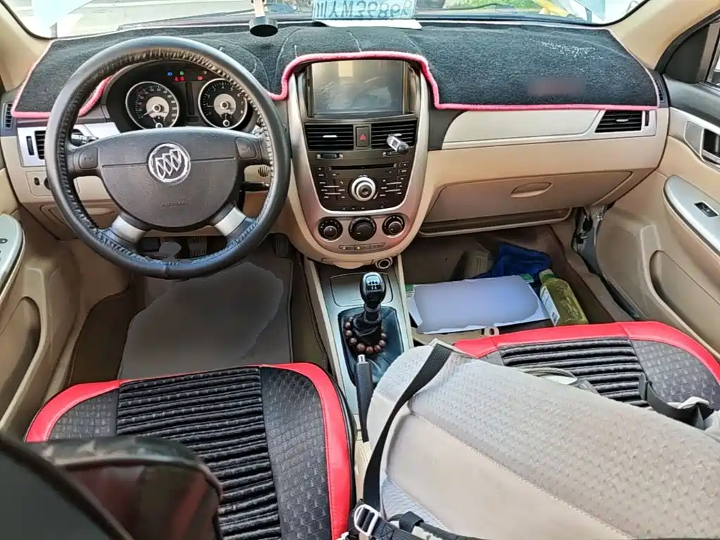 Buick Excelle 2014 — фото 10