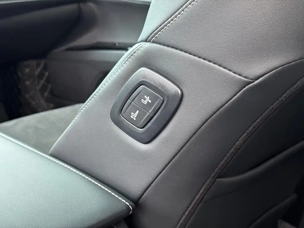 Toyota Camry 2025 — фото 21