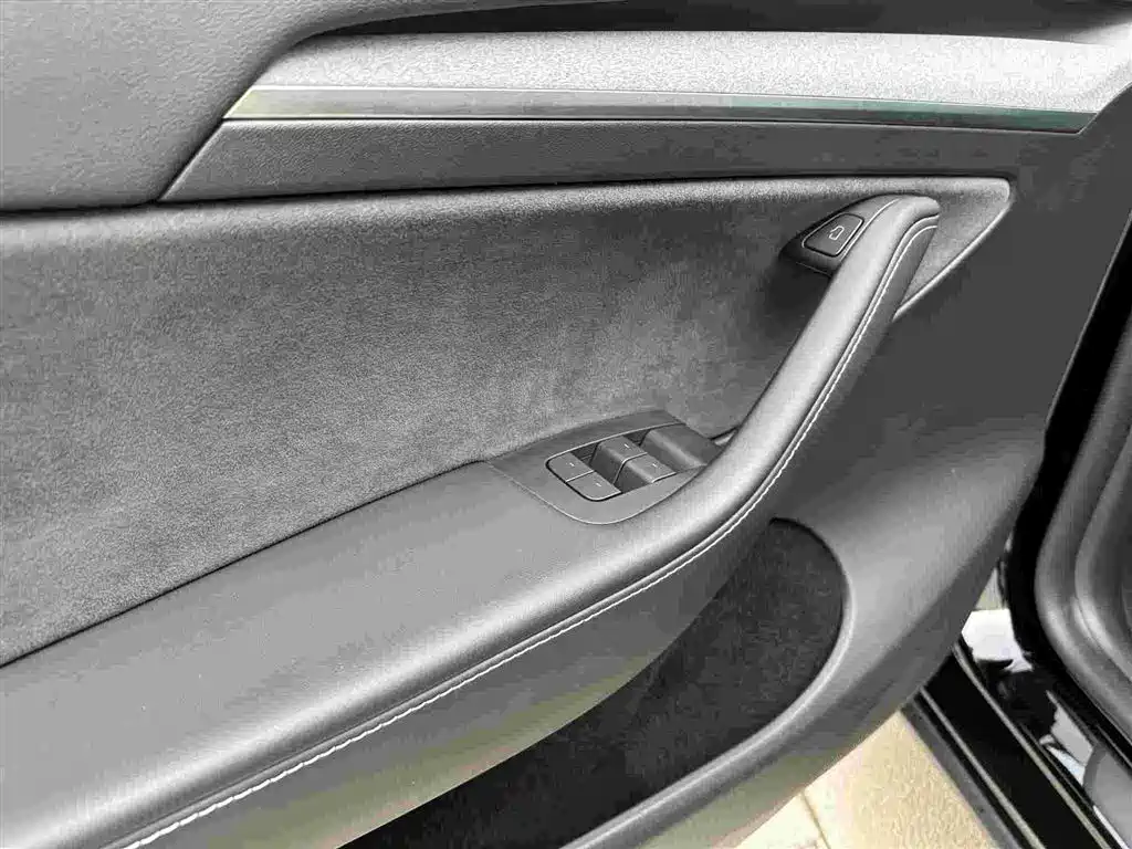 Tesla Model Y 2023 — фото 10