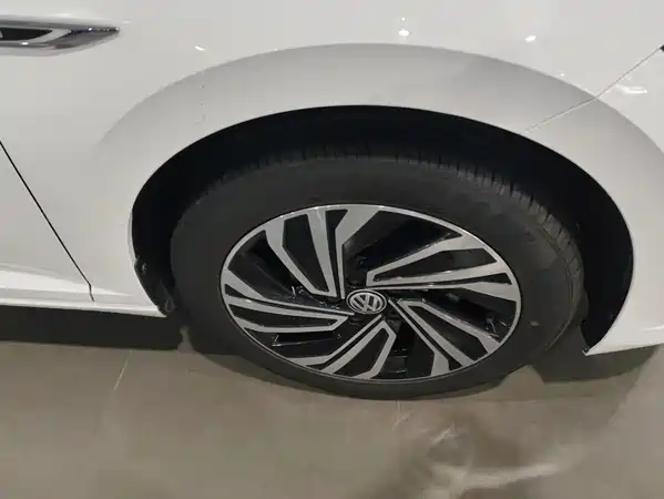 Volkswagen Sagitar 2022