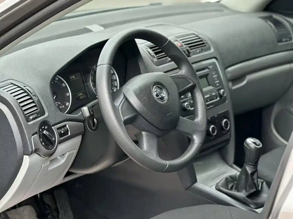 Skoda Octavia 2015 — фото 8