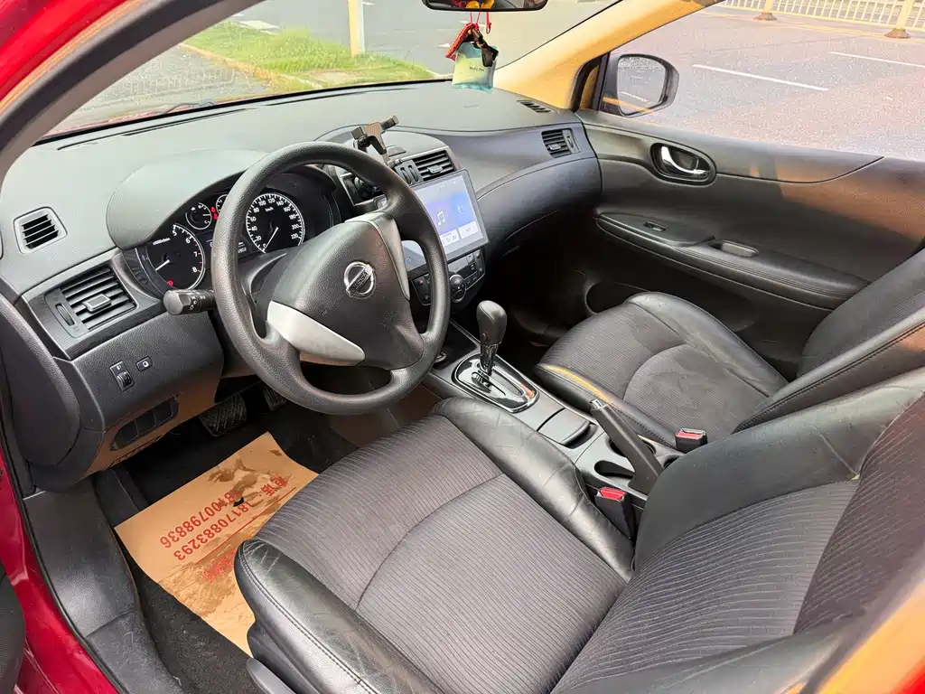Nissan Tiida 2014