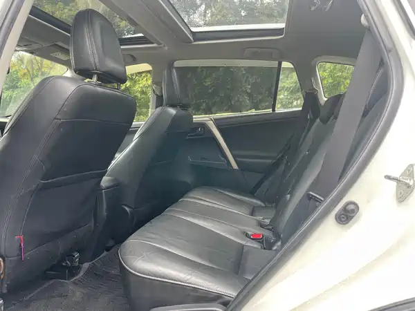 Toyota RAV4 2014