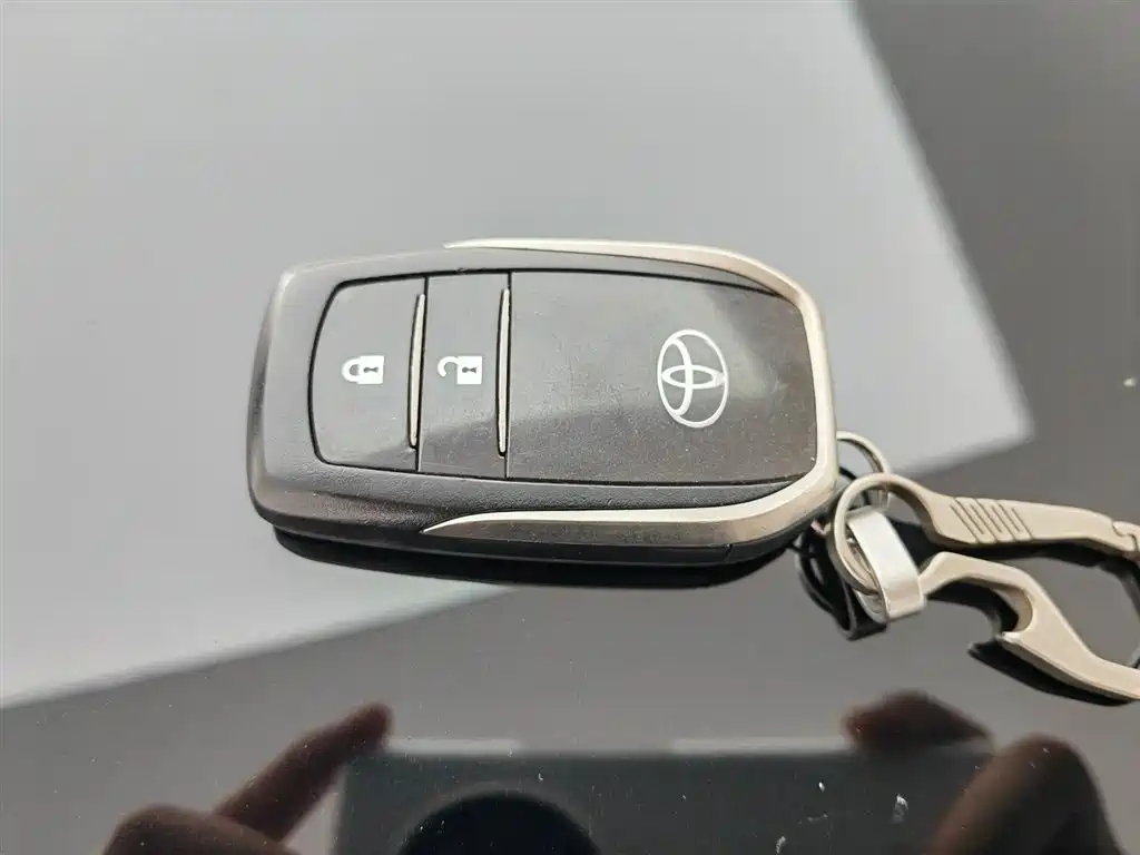 Toyota Highlander 2015 — фото 19