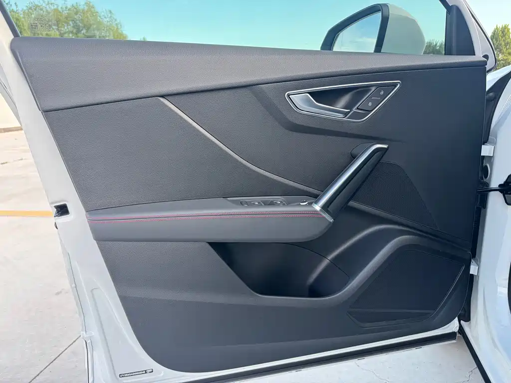 Audi Q2L 2023 — фото 14