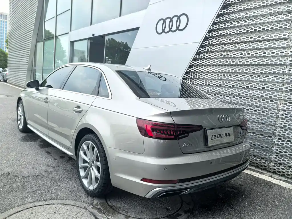 Audi A4L 2019