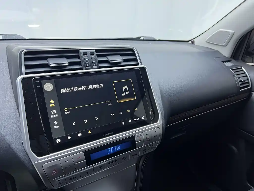 Toyota Prado 2019 — фото 13