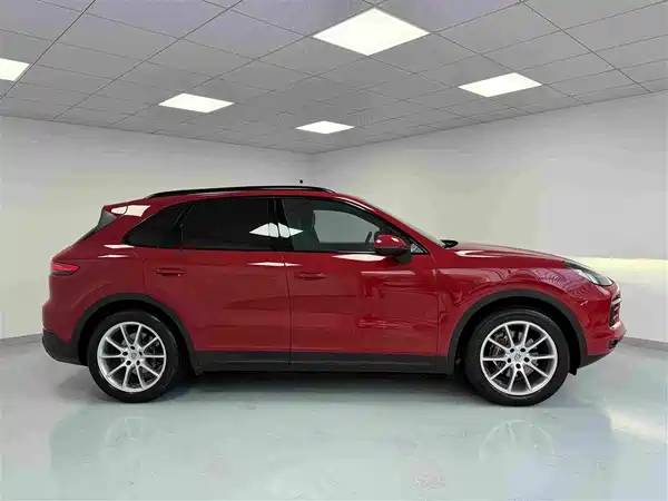 Porsche Cayenne 2021