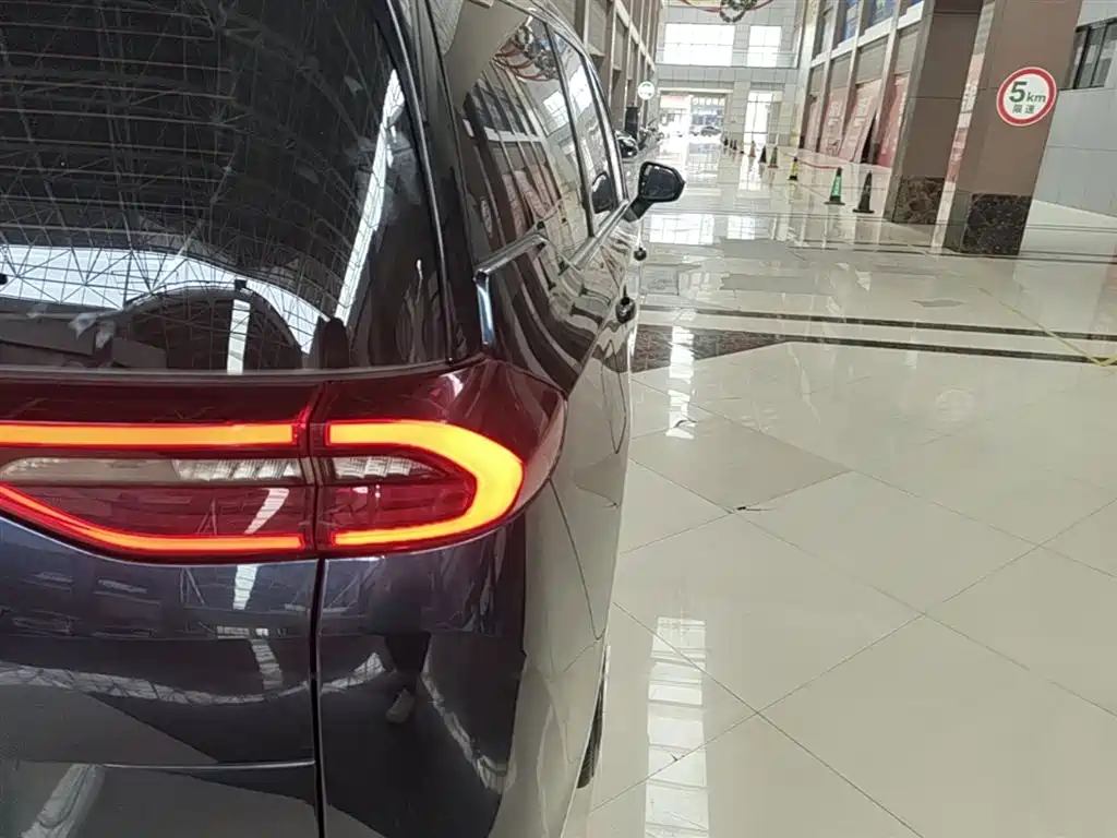 GAC Motor Trumpchi M6 2020 — фото 8