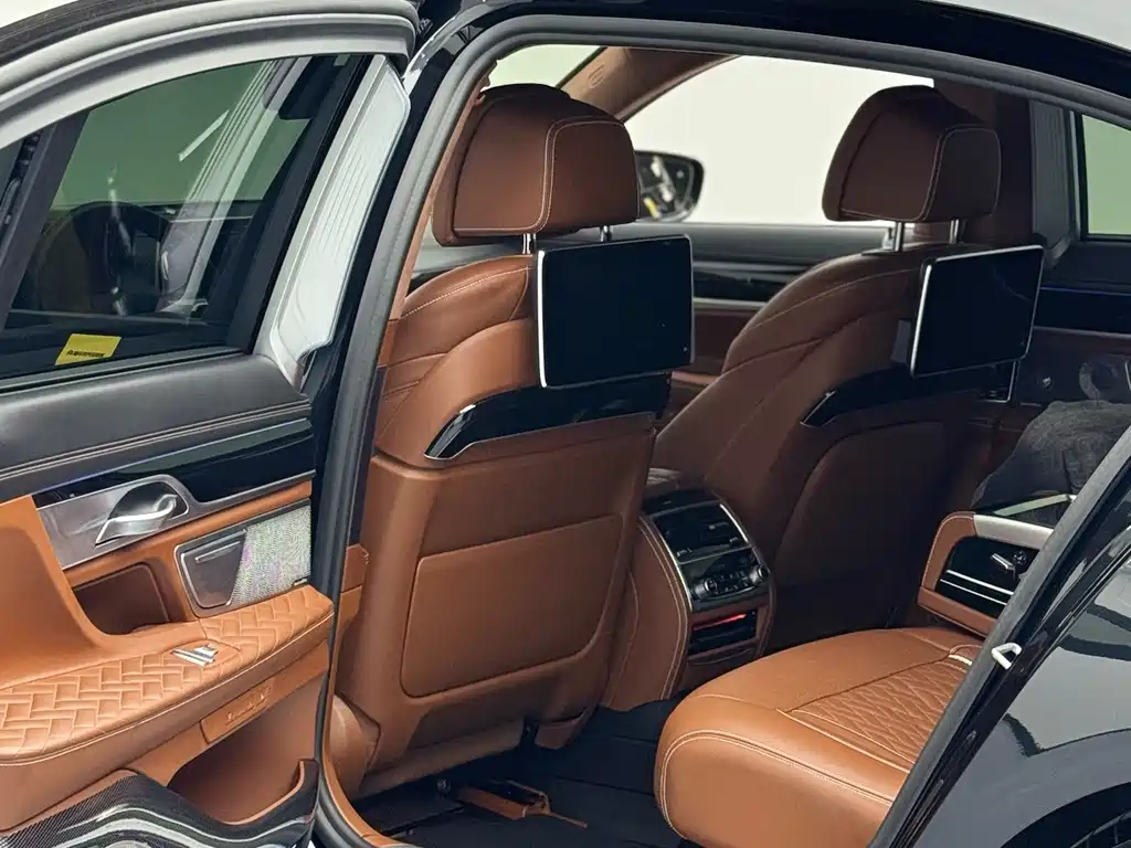 BMW 7 Series 2021 — фото 10