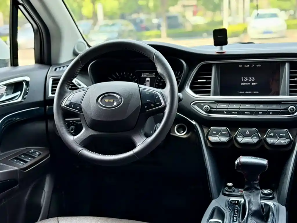 GAC Trumpchi GS4 2017 — фото 18