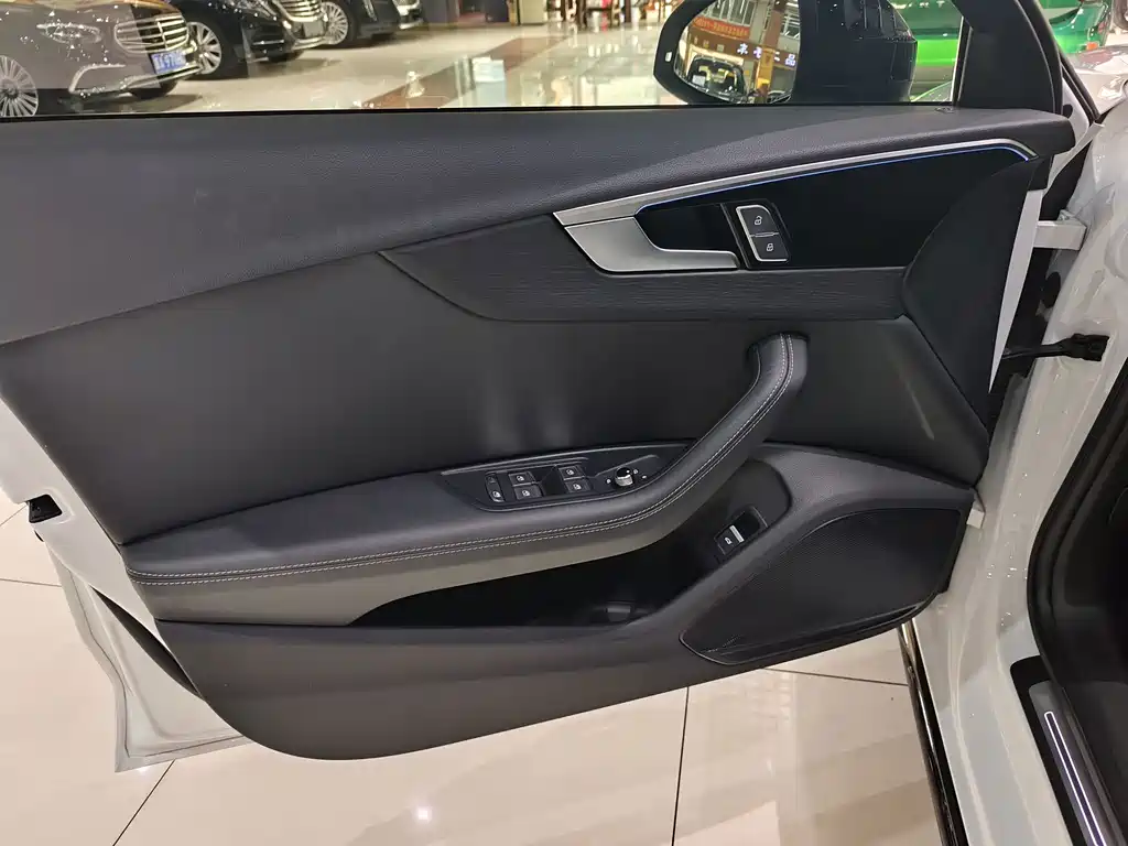 Audi A4L 2024