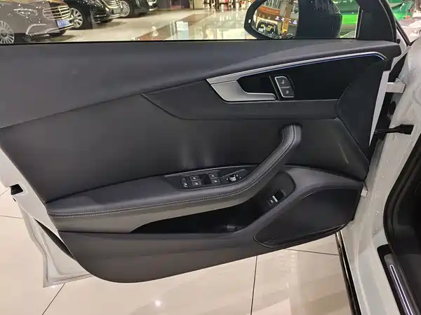 Audi A4L 2024