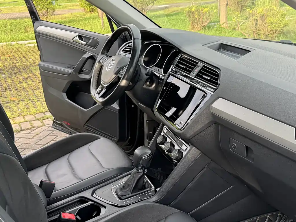 Volkswagen Tiguan L 2020 — фото 15