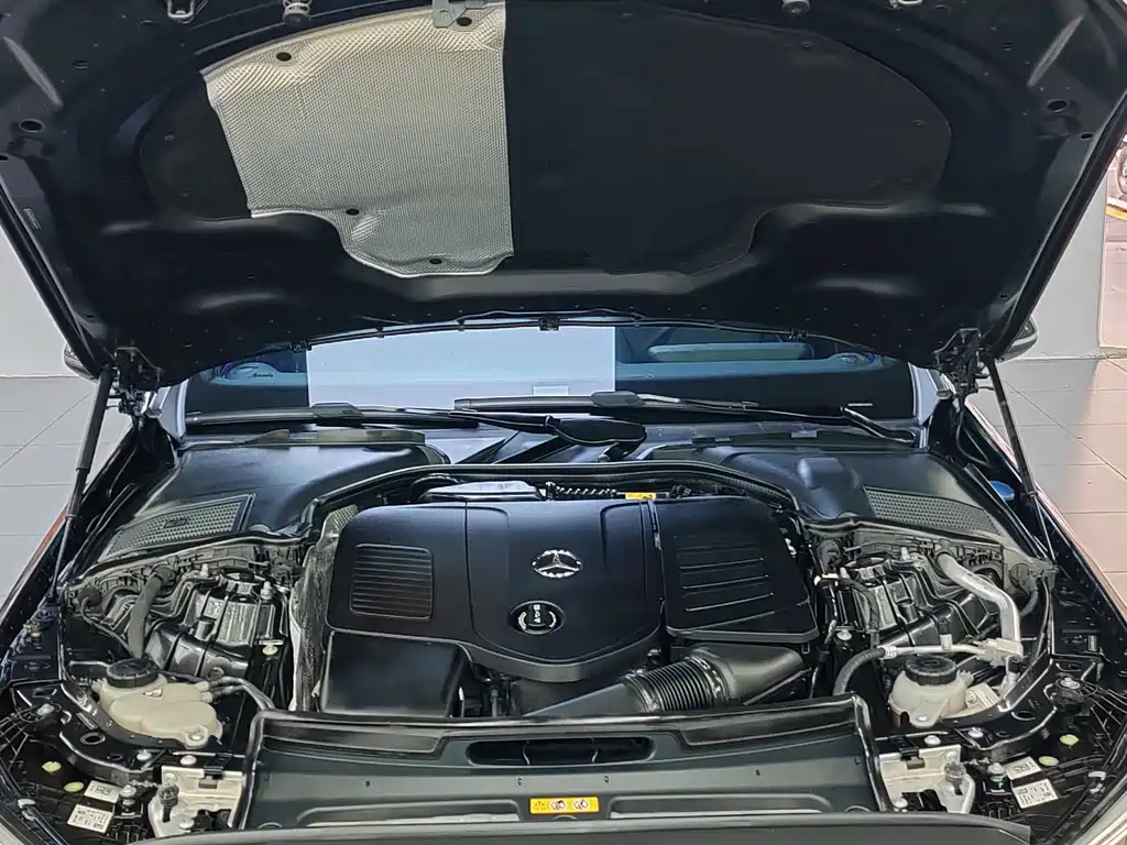 Mercedes-Benz C-Class 2023 — фото 15