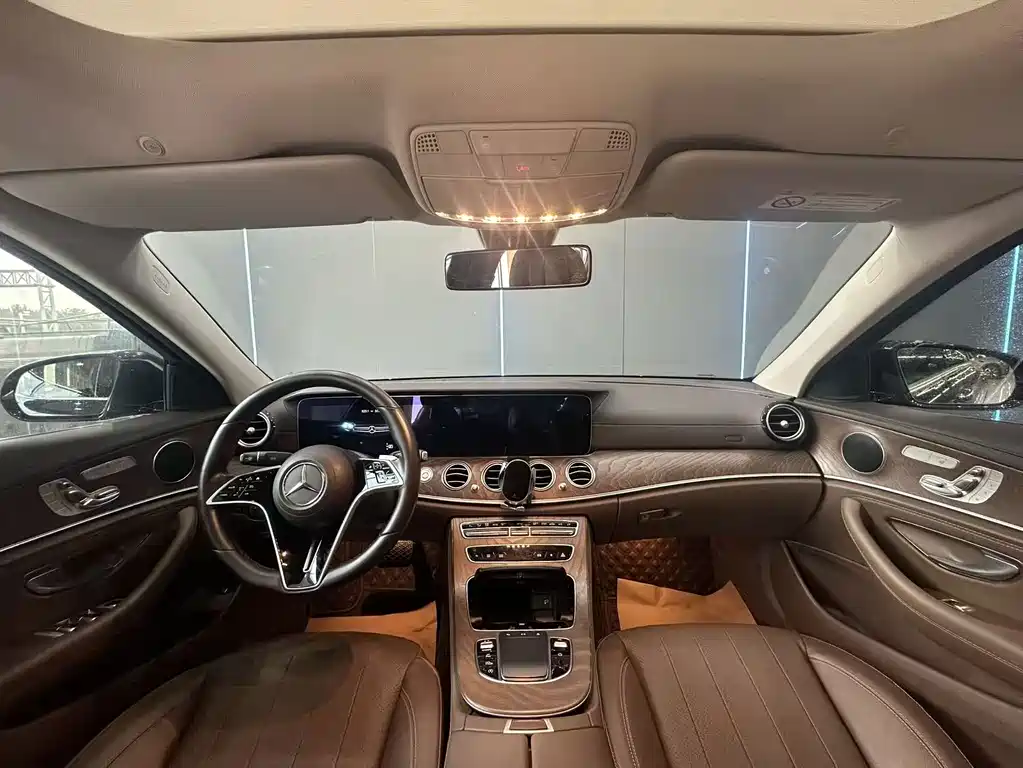 Mercedes-Benz E-Class 2023 — фото 9