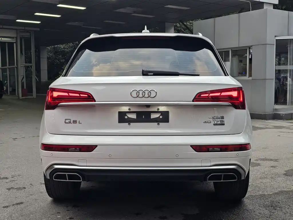 Audi Q5L 2023 — фото 6