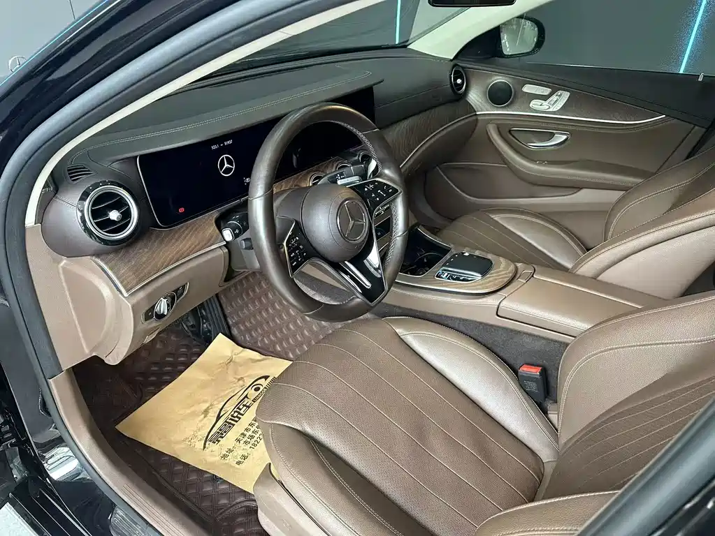 Mercedes-Benz E-Class 2023 — фото 11