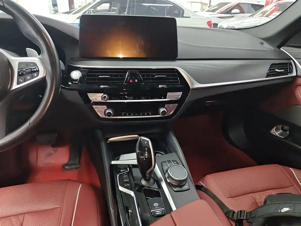 BMW 5 Series 2022 — фото 13