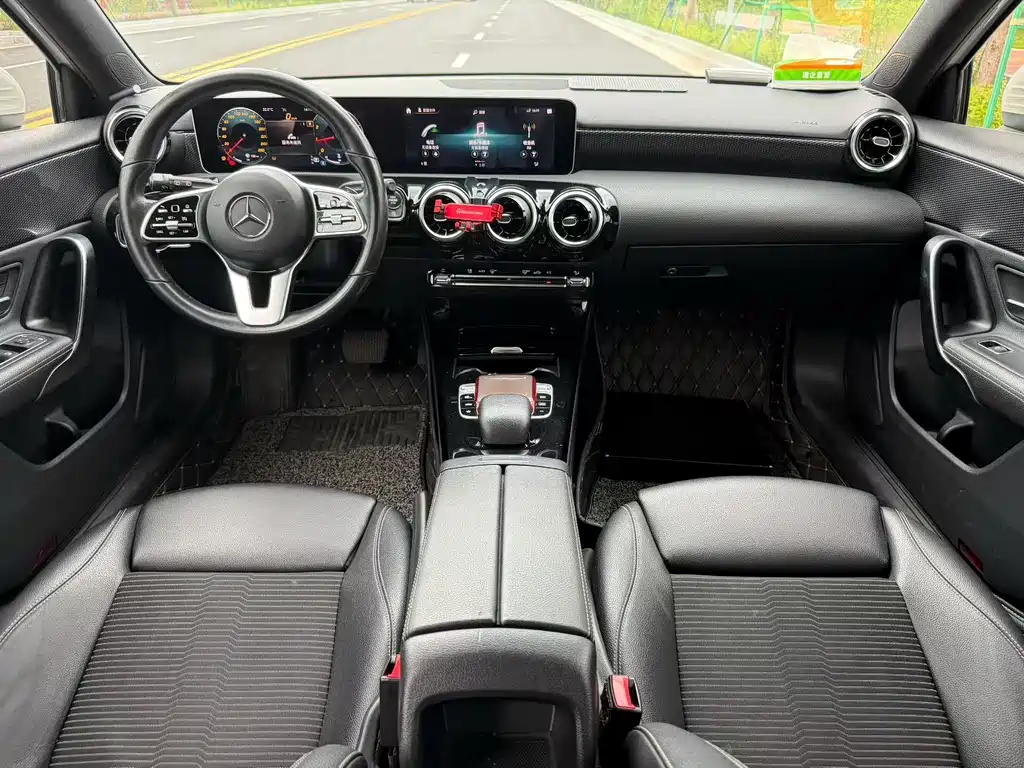 Mercedes-Benz A-Class 2019 — фото 5