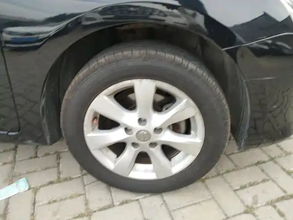 Nissan Tiida 2012