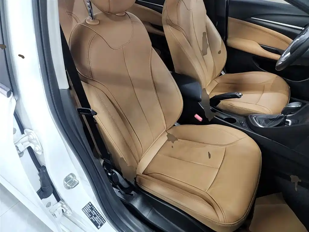 Buick Excelle 2019 — фото 25