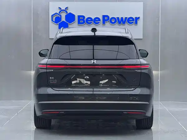 NIO ES8 2023